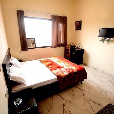 Hotel Mehra Inn Amritsar Eksteriør billede