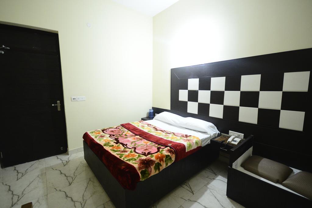 Hotel Mehra Inn Amritsar Eksteriør billede