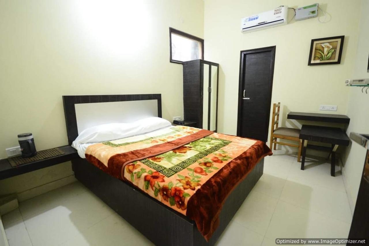 Hotel Mehra Inn Amritsar Eksteriør billede