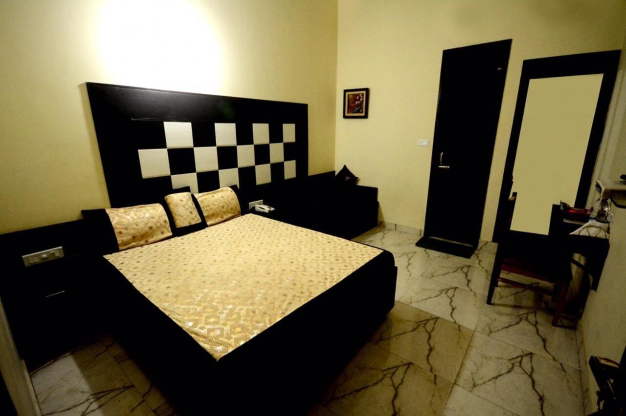 Hotel Mehra Inn Amritsar Eksteriør billede